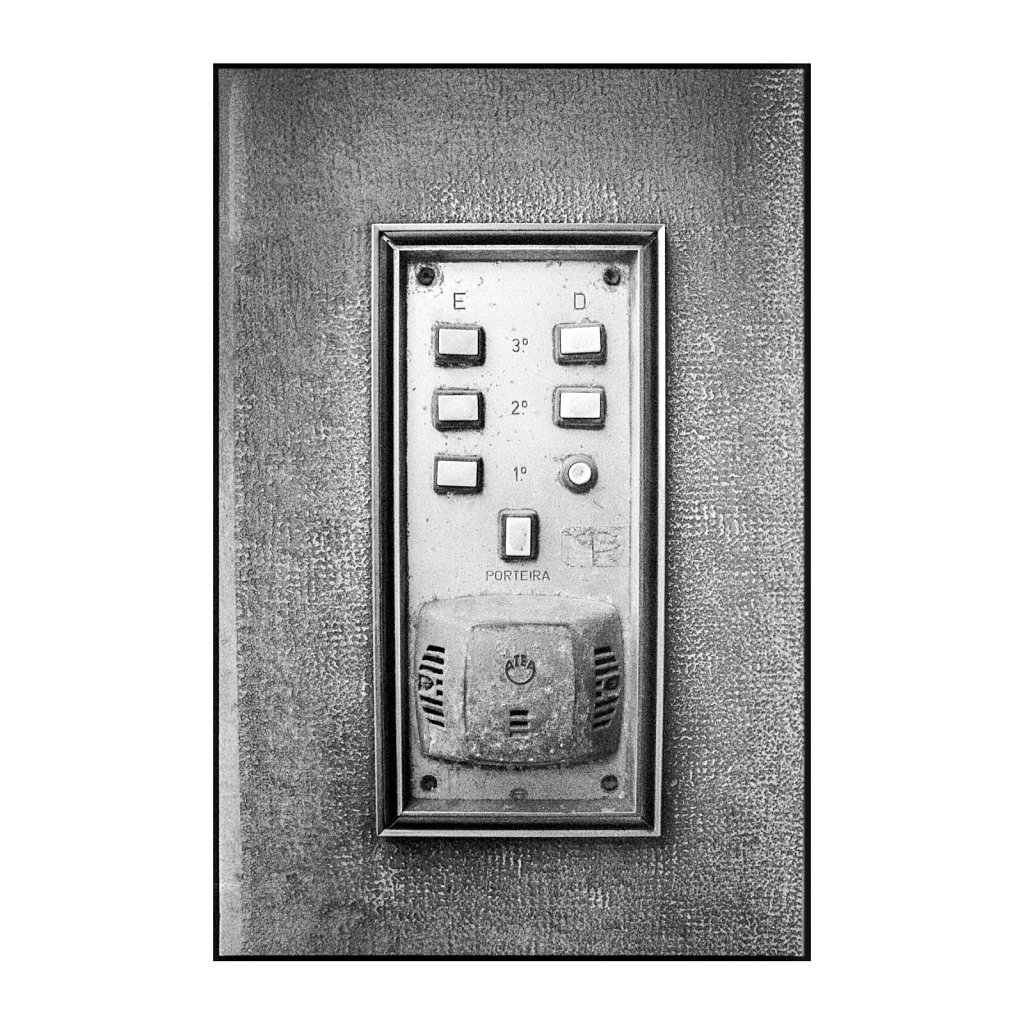Lissabon-16-Leica-R7-Lomochrome-Metropolis-100-400.jpg